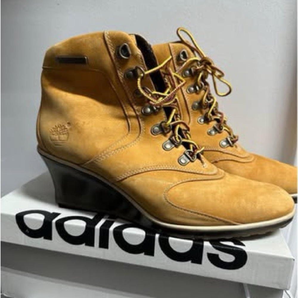 Timberland Women's Lace-Up Tan Wedge Boots - Picture 3 of 7